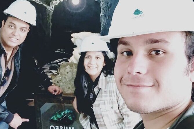 Colombian Emeralds Tour & Panoramic Viewpoint of Bogotà - Starting in La Candelaria: a smooth launch point