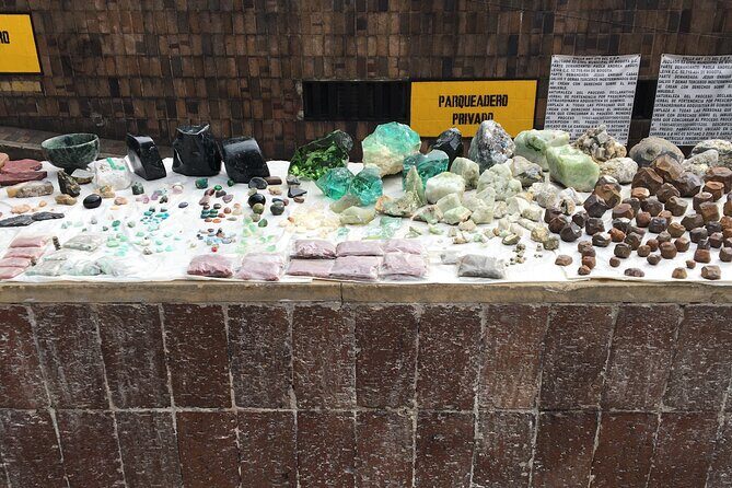 Colombian Emeralds Tour & Panoramic Viewpoint of Bogotà - How to spot fake emeralds without panic-shopping