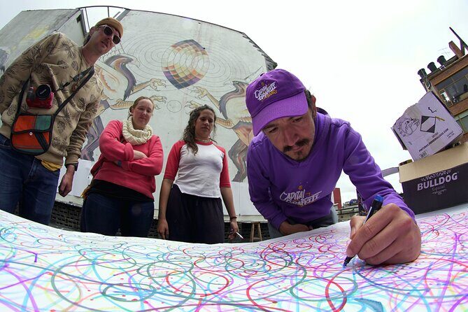 Fun Graffiti Workshop: The Art of Aerosol and Color - A two-hour color reset in Bogotá’s Macarena